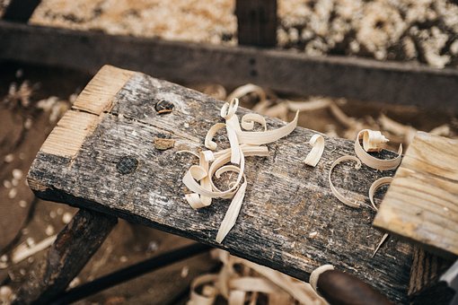 MENUISIER ATELIER FABRICATION POSEUR BOIS