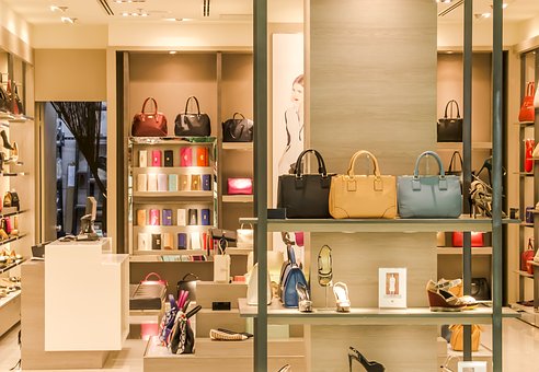 vendeur boutique vetements