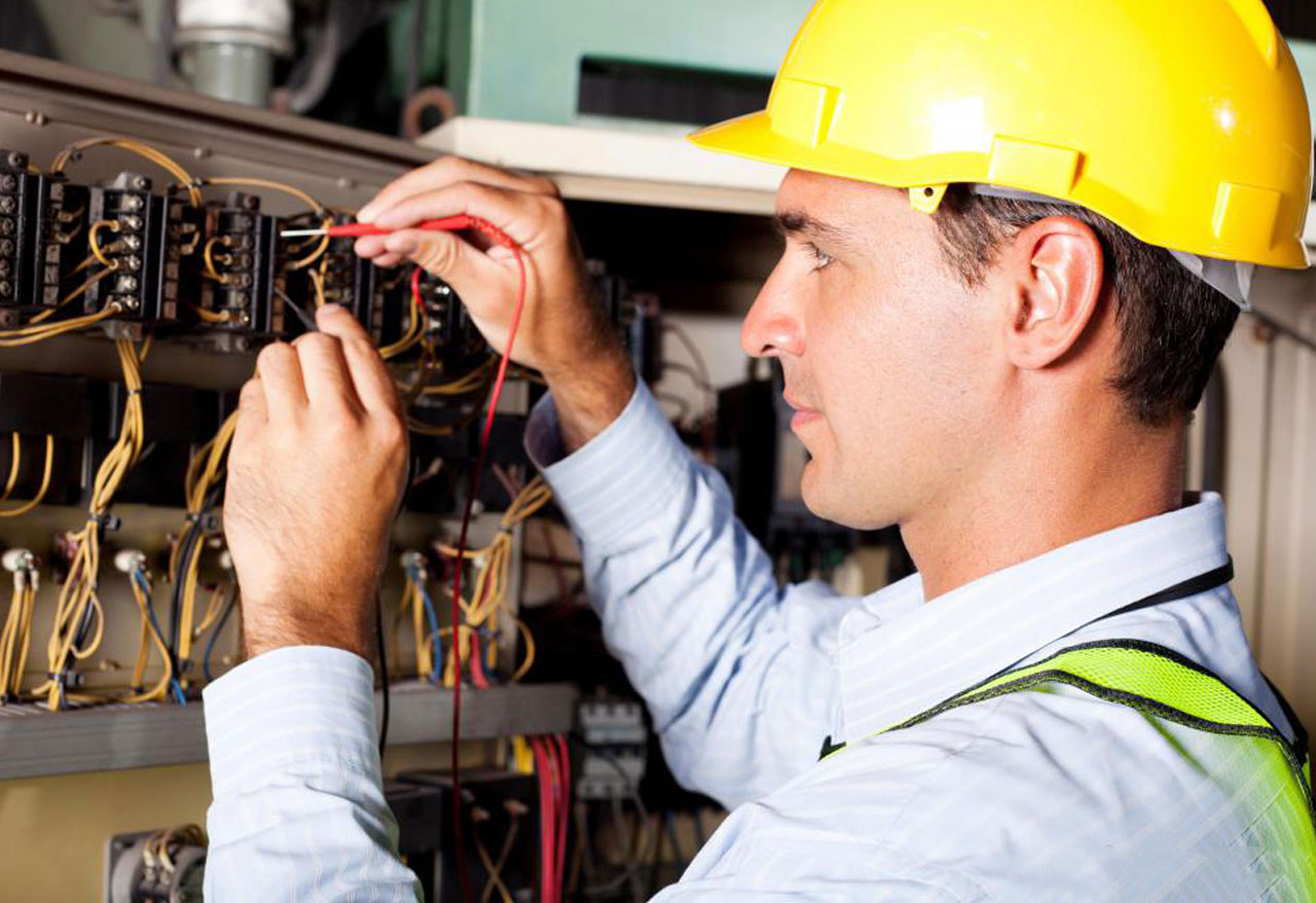 ELECTRICIEN INDUSTRIEL